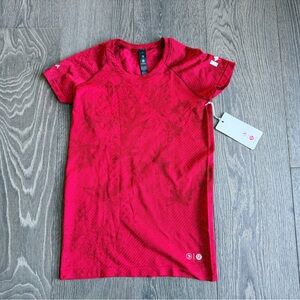Lululemon Swiftly Tech Short Sleeve 2.0 in Team Canada Red Size 8